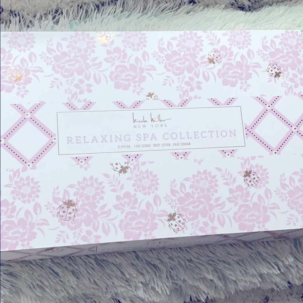 Nicole Miller New York Relaxing Spa Collection